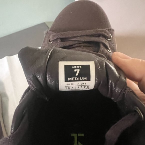 Kuru ROAM Men's 7.5/Womens 8.5 Gray Court Sneakers - Picture 3 of 4